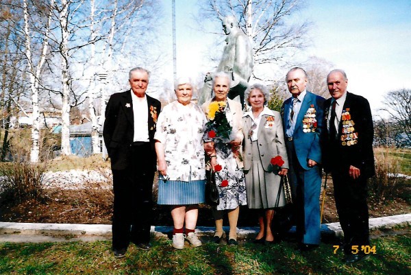 Встреча выпускников 1941 г. г. Тотьма. 07.05.2004 г.