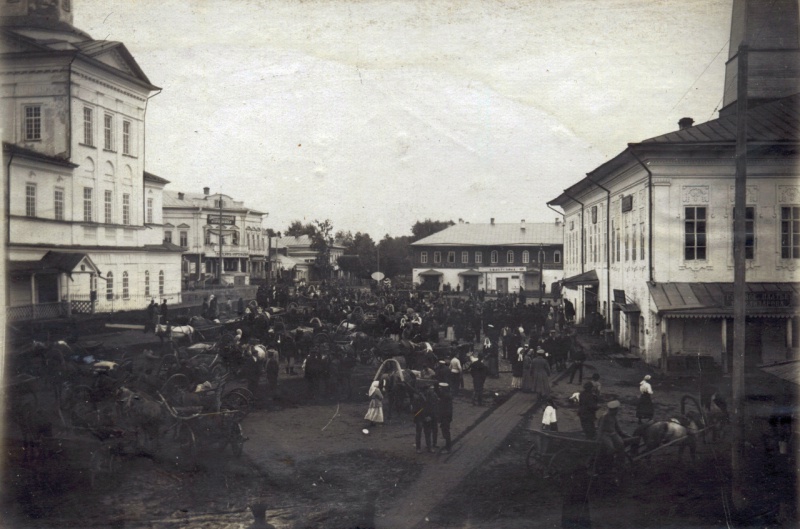 Отправка мобилизованных на войну в Тотьме в 1914г. , фото Мишуринского И.М.