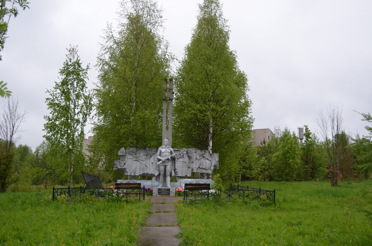 Памятник «Воину-освободителю» в пос.Царева 1